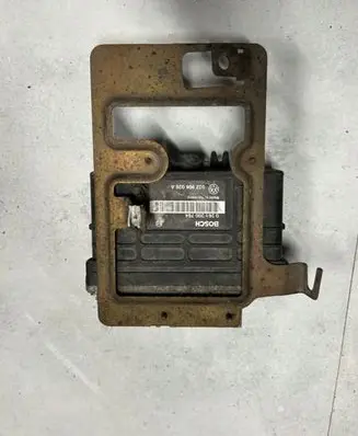 Volkswagen Golf III Engine control unit/module 032906026A
