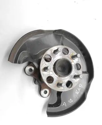 Rear wheel hub
