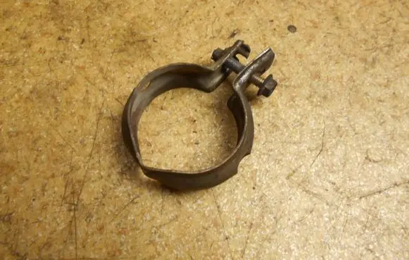 Toyota Land Cruiser (J100) Muffler pipe connector clamp 