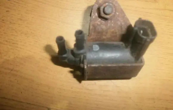 Renault Laguna I Turbo solenoid valve