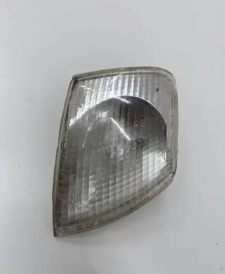 Volkswagen PASSAT B5 Front indicator light 