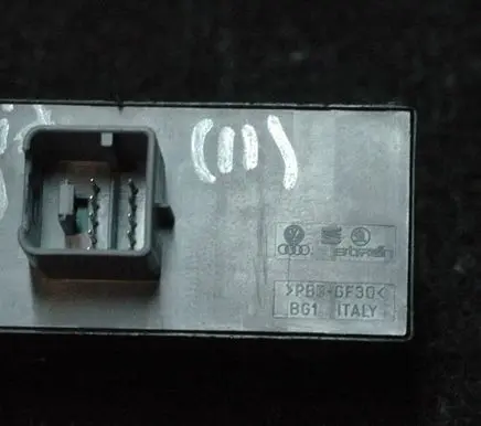 Skoda Octavia Mk2 (1Z) Electric window control switch 1Z0959858B