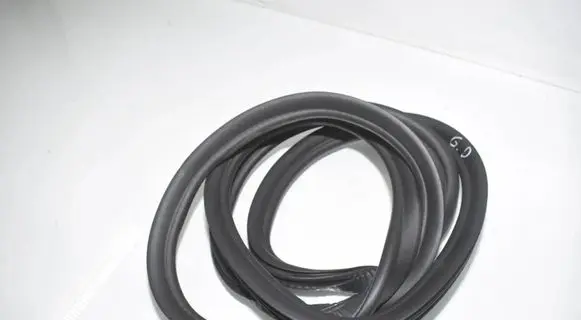 BMW 5 G30 G31 G38 Rear door rubber seal (on body) 7468733 51727468733