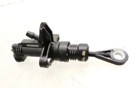Clutch slave cylinder