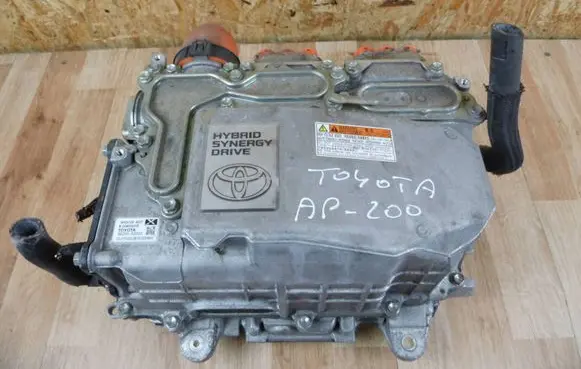 Toyota Yaris Voltage converter inverter G920052033