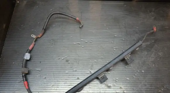 BMW 1 E81 E87 Positive cable (battery) 7560377