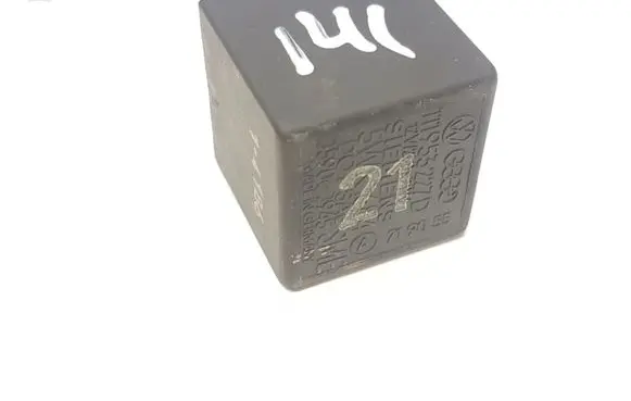 Volkswagen Jetta II Other relay 111953227D