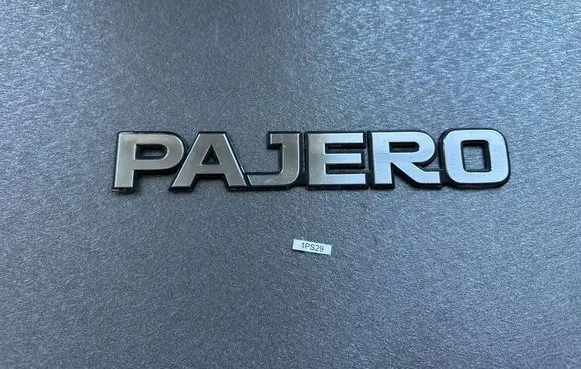 Mitsubishi Pajero Manufacturer badge logo/emblem MB292107