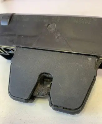 Peugeot 607 Tailgate/trunk/boot lock/catch/latch 9653831780