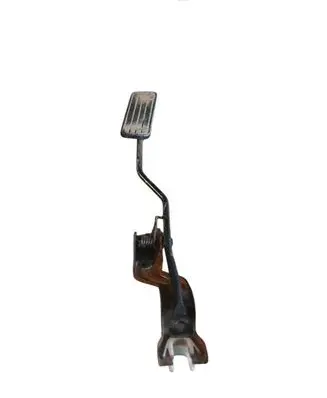 Subaru Impreza I Accelerator throttle pedal