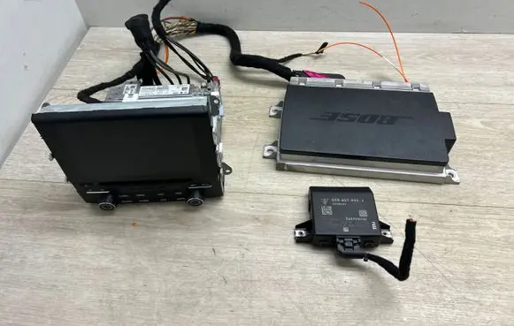 Porsche Cayenne (92A) Radio/CD/DVD/GPS head unit 9P1035880H 95891960601 958919606AX
