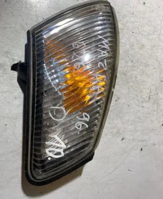Mazda 626 Front indicator light 21061822