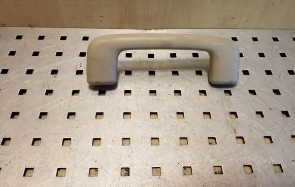 Mitsubishi Outlander Front interior roof grab handle