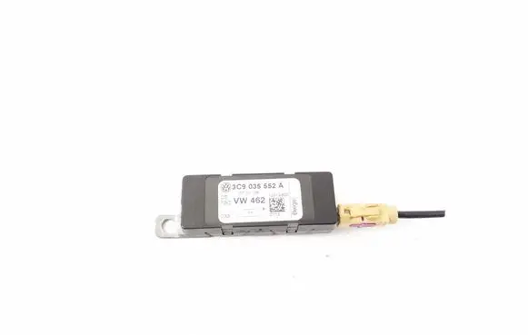 Volkswagen PASSAT B6 Aerial antenna amplifier 3C9035552A