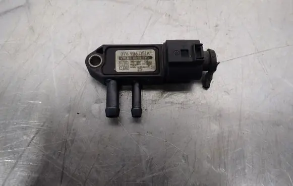 Volkswagen Transporter - Caravelle T5 Turbo air boost pressure sensor 076906051A
