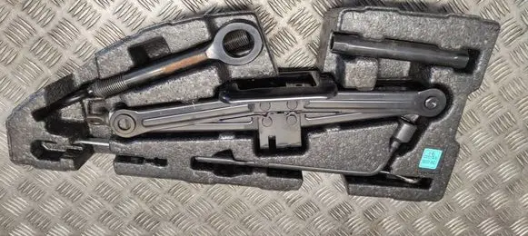 Hyundai Santa Fe Tool set 091492W000