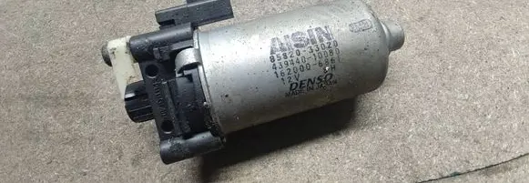Toyota Avensis T250 Seat adjustment motor 8582033020