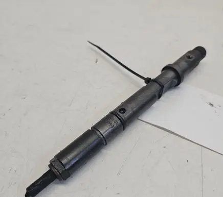 Audi A6 S6 C5 4B Fuel injector 059130201A