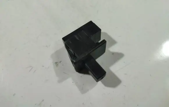 Peugeot 207 Brake pedal sensor switch 77548017