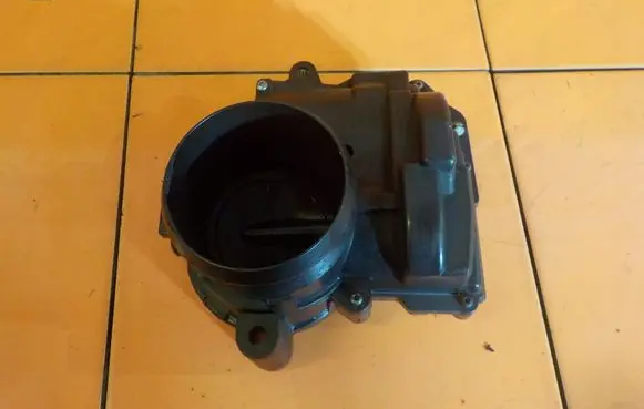 Mini One - Cooper Coupe R56 Throttle body valve V757438080 4MB46
