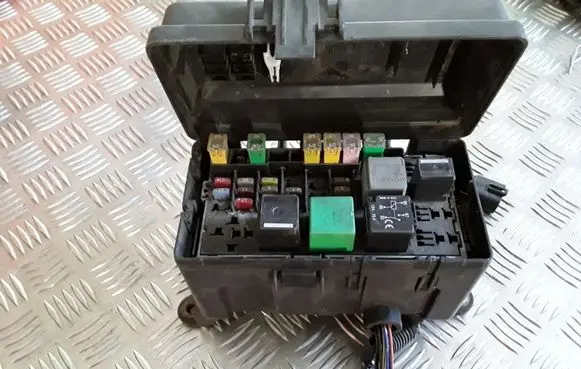 Ford Transit Fuse module 6C1T14A067AA 6C1T14A076AA