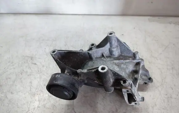 Mercedes-Benz C W205 Generator/alternator bracket A6512340339