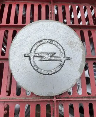 Opel Ascona C Original wheel cap 90158124