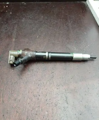 Toyota Avensis T270 Fuel injector 236700R080