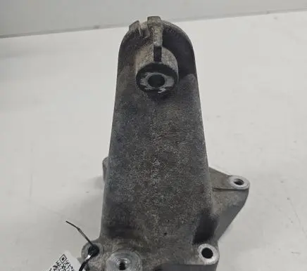 Mercedes-Benz C W203 Engine mounting bracket A2712230904
