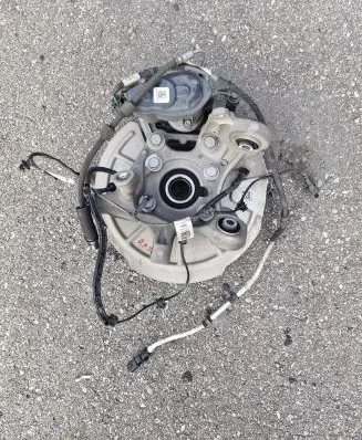Jeep Grand Cherokee WL Rear wheel hub 68401941AB