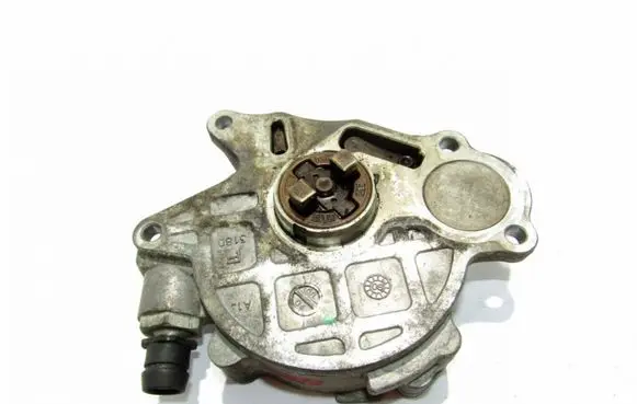 Volkswagen PASSAT CC Vacuum pump BOSCH