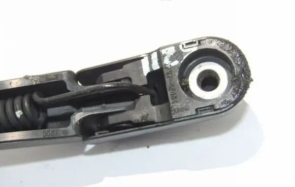 Mitsubishi Lancer X Rear wiper blade arm