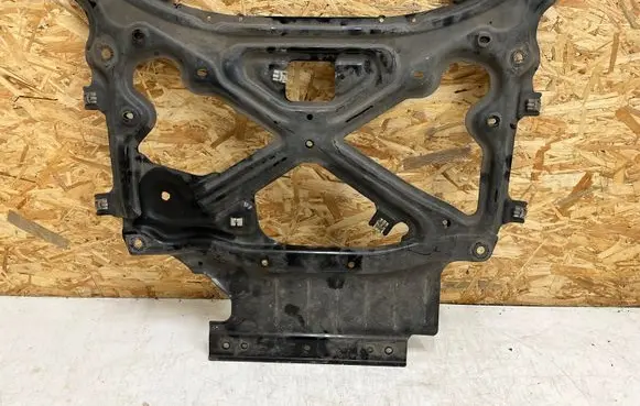 Porsche Cayenne (9Y0 9Y3) Engine splash shield/under tray 4m2399345f
