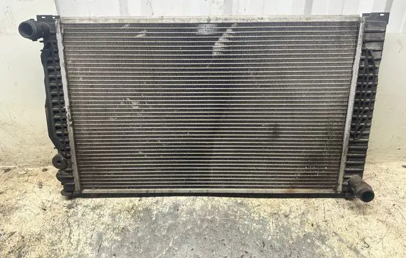 Audi A4 S4 B6 8E 8H Coolant radiator