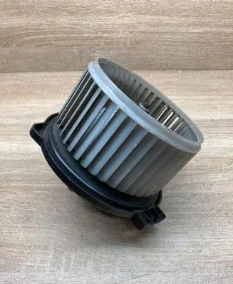 Toyota Yaris Heater fan/blower 1940000821