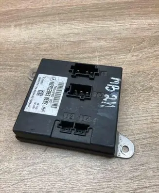 Mercedes-Benz E W211 SAM control unit 2115452132