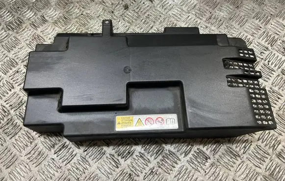 Suzuki Swift III Battery box tray 918B081S0