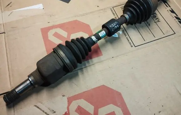 Chrysler Neon II Front driveshaft