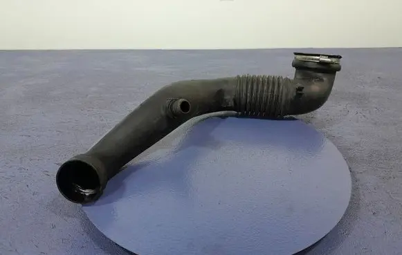 BMW 7 E65 E66 Intake resonator 7795890