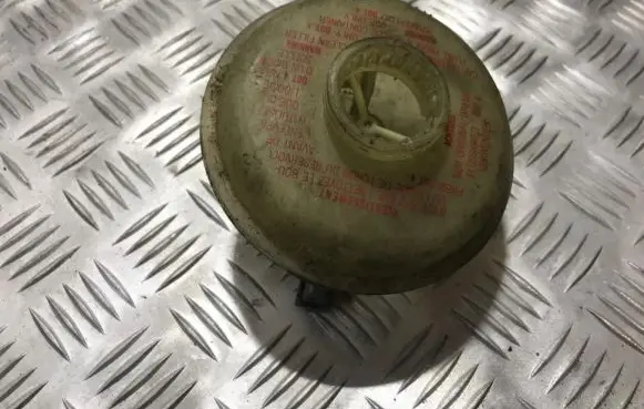 Brake fluid reservoir