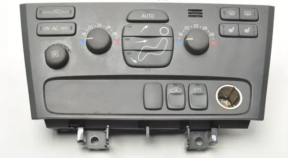 Volvo V70 Climate control unit 8691950