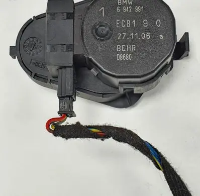 BMW 6 E63 E64 A/C air flow flap actuator/motor 6942991