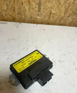 Mercedes-Benz C W203 Transfer box differential control unit 450000051E