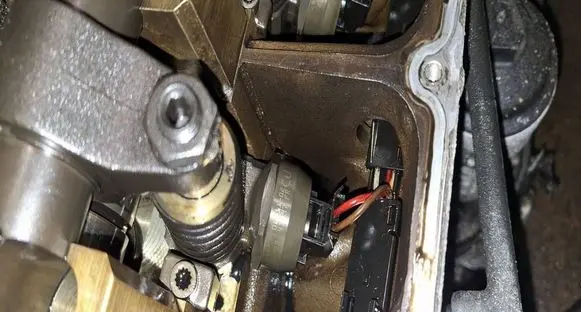 Skoda Octavia Mk2 (1Z) Fuel injector 