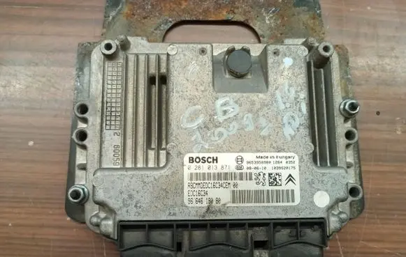 Citroen Berlingo Engine control unit/module 0281013871