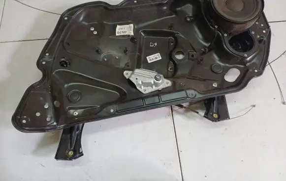 Volkswagen PASSAT B6 Sliding door window regulator with motor 301837756C