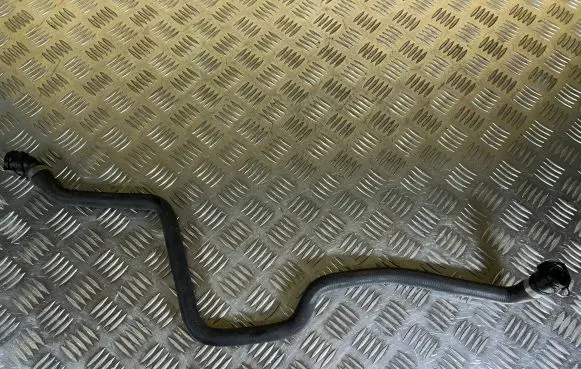 BMW 5 F10 F11 Engine coolant pipe/hose 8377671