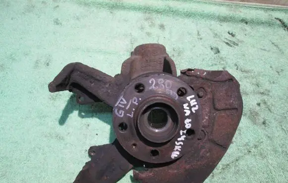 Volkswagen Golf IV Front wheel hub spindle knuckle