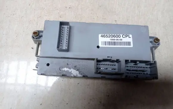 Fiat Punto (188) Fuse module 46520600 46759301