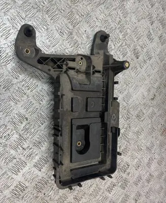 Volkswagen Golf V Battery tray 1K0915333
